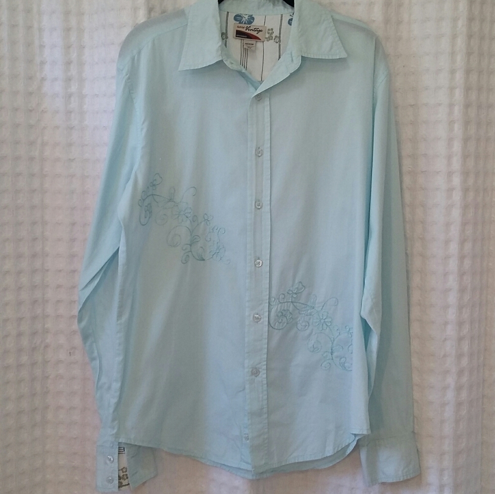 ⭐️ 5 for $25 ⭐️ Rare Vintage Button Down with Embroidered Flowers sz Medium